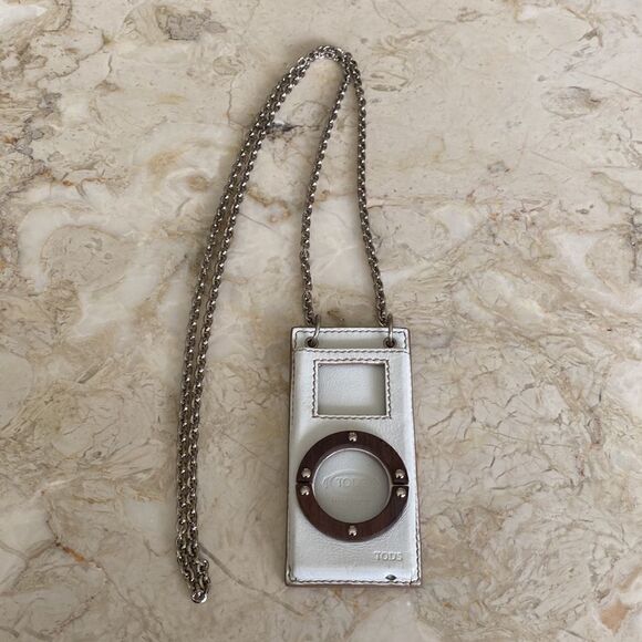 Rare Tod’s Leather IPod Nano Wearable Case Necklace - Picture 4 of 12